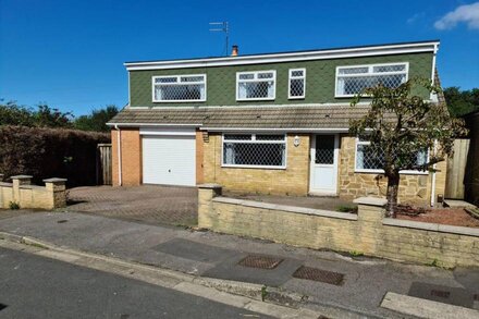 Newly refurbished 5 bedroom house in Skelton