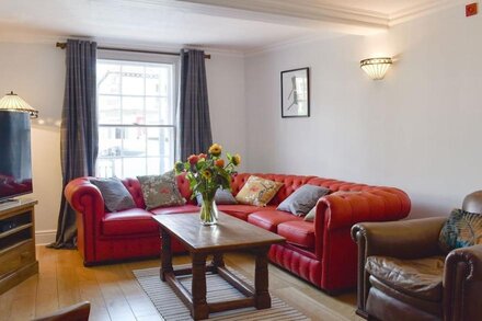 5 bedroom accommodation in Wimborne