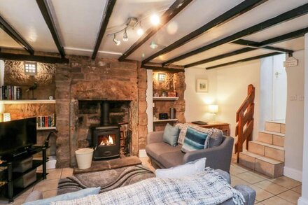 STONEGARTH, pet friendly, character holiday cottage in Staithes