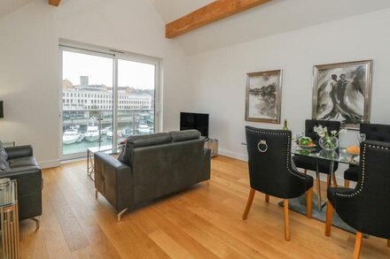 HARBOURSIDE HAVEN PENTHOUSE 2, family friendly in Weymouth