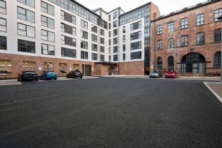 Beautiful 2 bedroom apartment in a converted mill