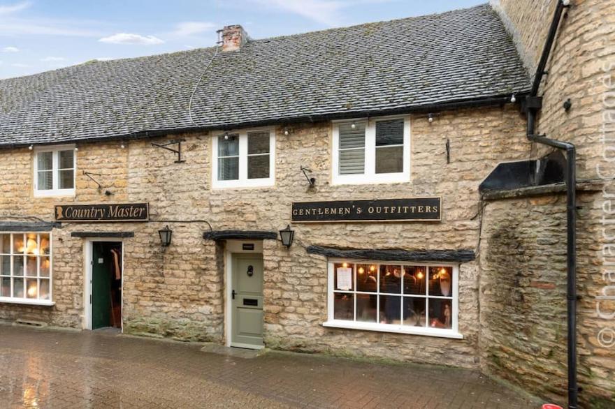 THE APARTMENT (STOW-ON-THE-WOLD) in Stow-On-The-Wold