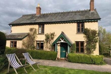 Field Cottage - Wye Valley Holiday Cottage