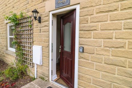 BEELEY, family friendly, luxury holiday cottage in Matlock