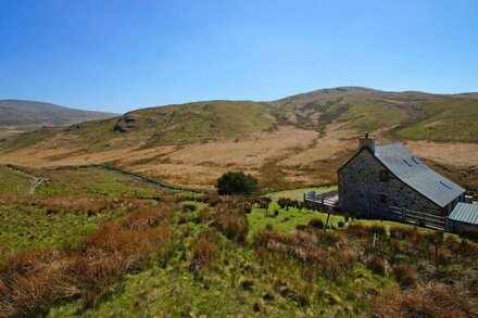 Ty ar y Mynydd in Machynlleth