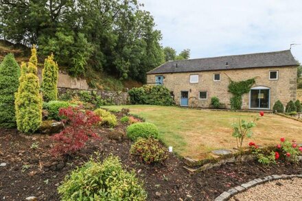 DALE VIEW FARM, pet friendly, with a garden in Winster