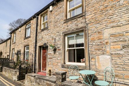 THE KERR, family friendly, character holiday cottage in Skipton