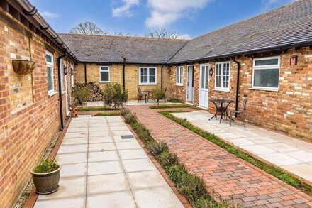 The Lambs' Pen -  a house that sleeps 2 guests  in 1 bedroom