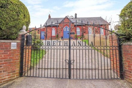 BETHANIA CHAPEL ANNEX, pet friendly in Bagillt, Flintshire