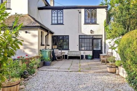 Gorgeous Georgian Cottage in central Dawlish