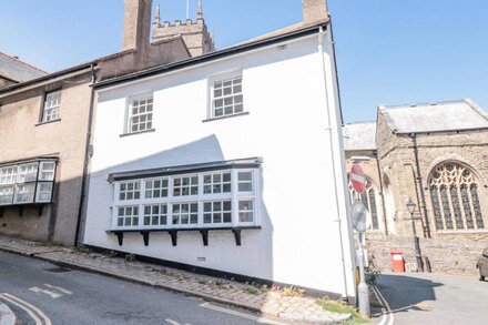 MARYMEDE, pet friendly, character holiday cottage in Dartmouth