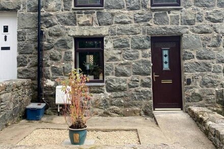 Cosy retreat: The Fishermans Cottage in Beautiful Snowdonia, pet friendly