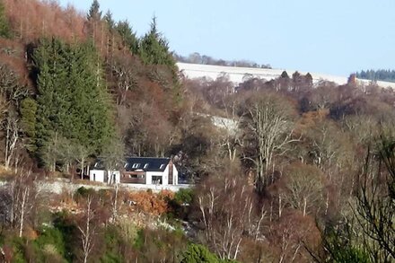 Laundry Cottage -  a house that sleeps 8 guests  in 4 bedrooms