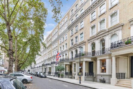 STAY IN THE HEART OF LONDON - Luxurious Knightsbridge Apartment next to Harrods