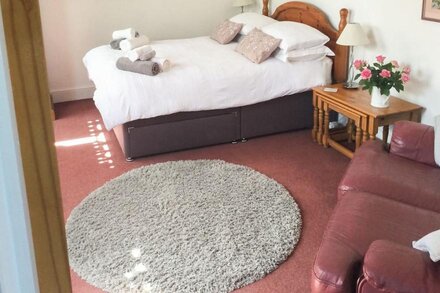 1 bedroom accommodation in Huntley