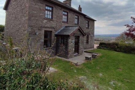 Cornwall Farmhouse, Llanfeigan, Pencelli. Large detached house up on a Beacon.