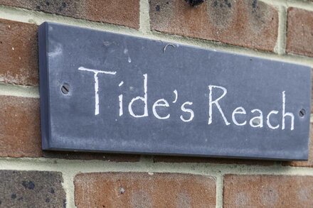 Tides Reach, Popular 5 Bedroom Holiday Home Bembridge Village.