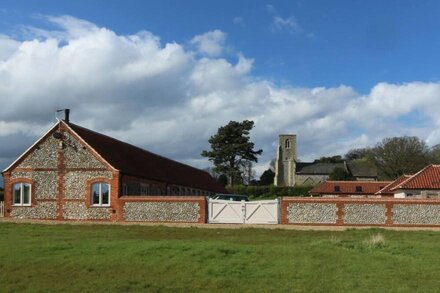 Five Star, Gold Awarded, Barn Conversion In Beautiful Norfolk Hamlet