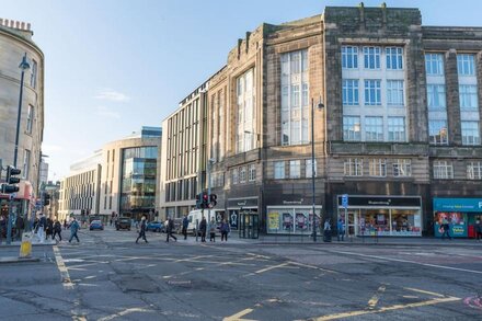 Stylish Duplex Apartment In the Heart of Edinburgh