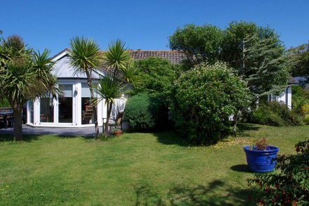 Cowries - Five Bedroom House, Sleeps 10