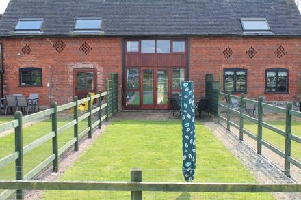 Portia Cottage - Whitley Elm Cottages - 2 bedroom cottage Sleeps 4 + cot