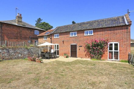 The Granary - Three Bedroom House, Sleeps 5