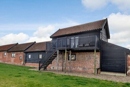 3 bedroom accommodation in Heveningham, near Halesworth