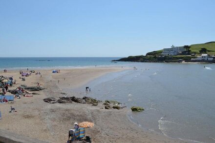 6 BURGH ISLAND CAUSEWAY, pet friendly, with pool in Bigbury-On-Sea