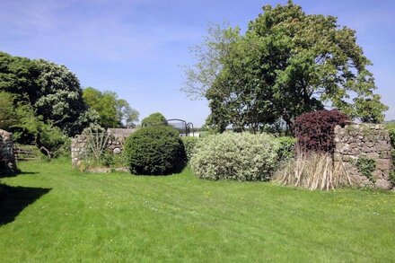 THE COTTAGE, pet friendly, character holiday cottage in Chagford