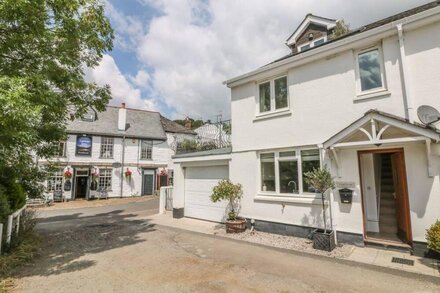 1 RIVER COTTAGE, pet friendly, with open fire in Calstock