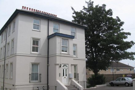 Peaceful flat in Gravesend with river views