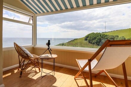 OCEAN VIEW, pet friendly, luxury holiday cottage in Downderry