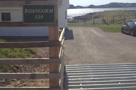 ROANGORM, ACHILTIBUIE  Private location overlooking Badenscallie beach.