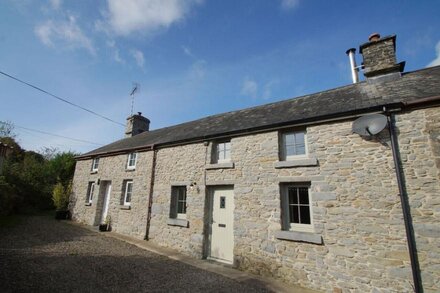 Bwthyn Iorwg - Two Bedroom House, Sleeps 4