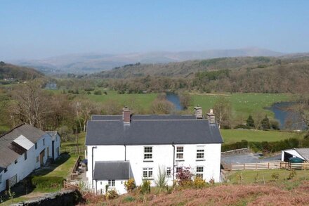 Rhiwlas - Eight Bedroom House, Sleeps 16