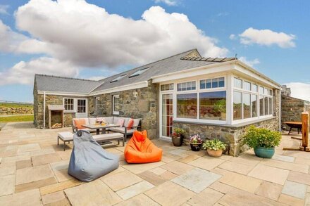 Ty'r Mynach - Nine Bedroom House, Sleeps 24