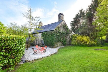 Ty Uchaf - Two Bedroom House, Sleeps 4