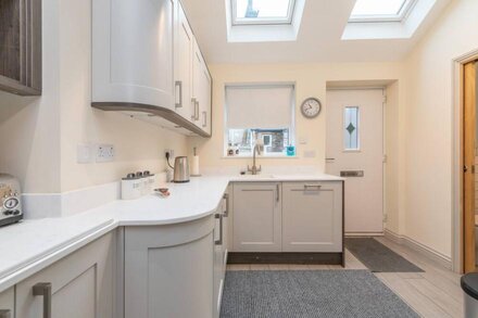 4 Bedrooms, sleeping 6,  just 2 minutes walk from Hebden Bridge town square .