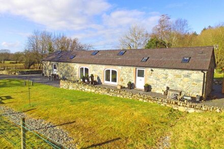 Beudy Menai - Two Bedroom House, Sleeps 4