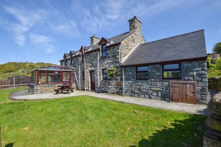 Ffermdy Penrhyn - Four Bedroom House, Sleeps 7