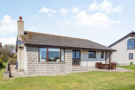 CRAIGIEVAR, pet friendly, with a garden in Cruden Bay