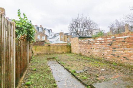 Spacious 3 Bedroom House With Garden - Hammersmith