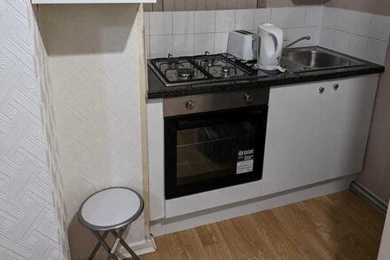 Cameron close one bedroom apartment free parking free WiFi