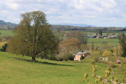 Comfortable cottage with Wifi close to Stratford on Avon and the Cotswolds