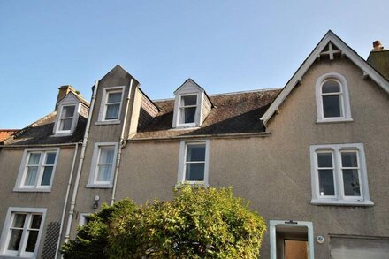 Mariners Retreat- spacious apartment in Crail