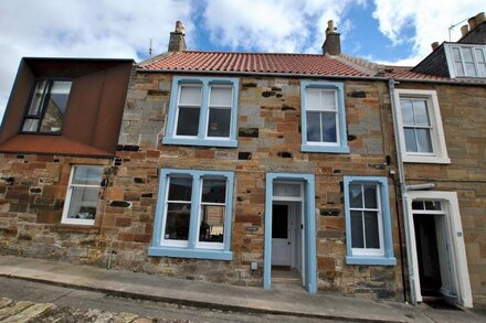 Creel Cottage- stylish cottage near the sea