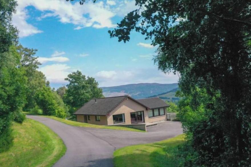 Vacation home Achmony in Drumnadrochit - 6 persons, 3 bedrooms