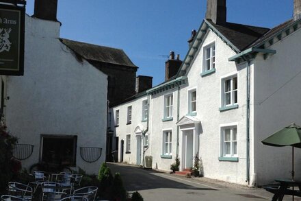 Unique apartment in Cartmel centre. Unrivalled location.Garden.Fab views.Sleeps4