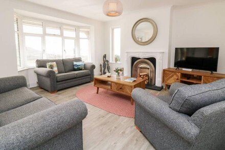 GREENBANK, pet friendly, country holiday cottage in Woolacombe