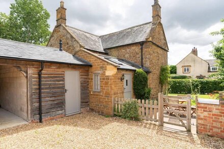 Family friendly Cotswold holiday cottage - Brook Cottage, Lower Brailes